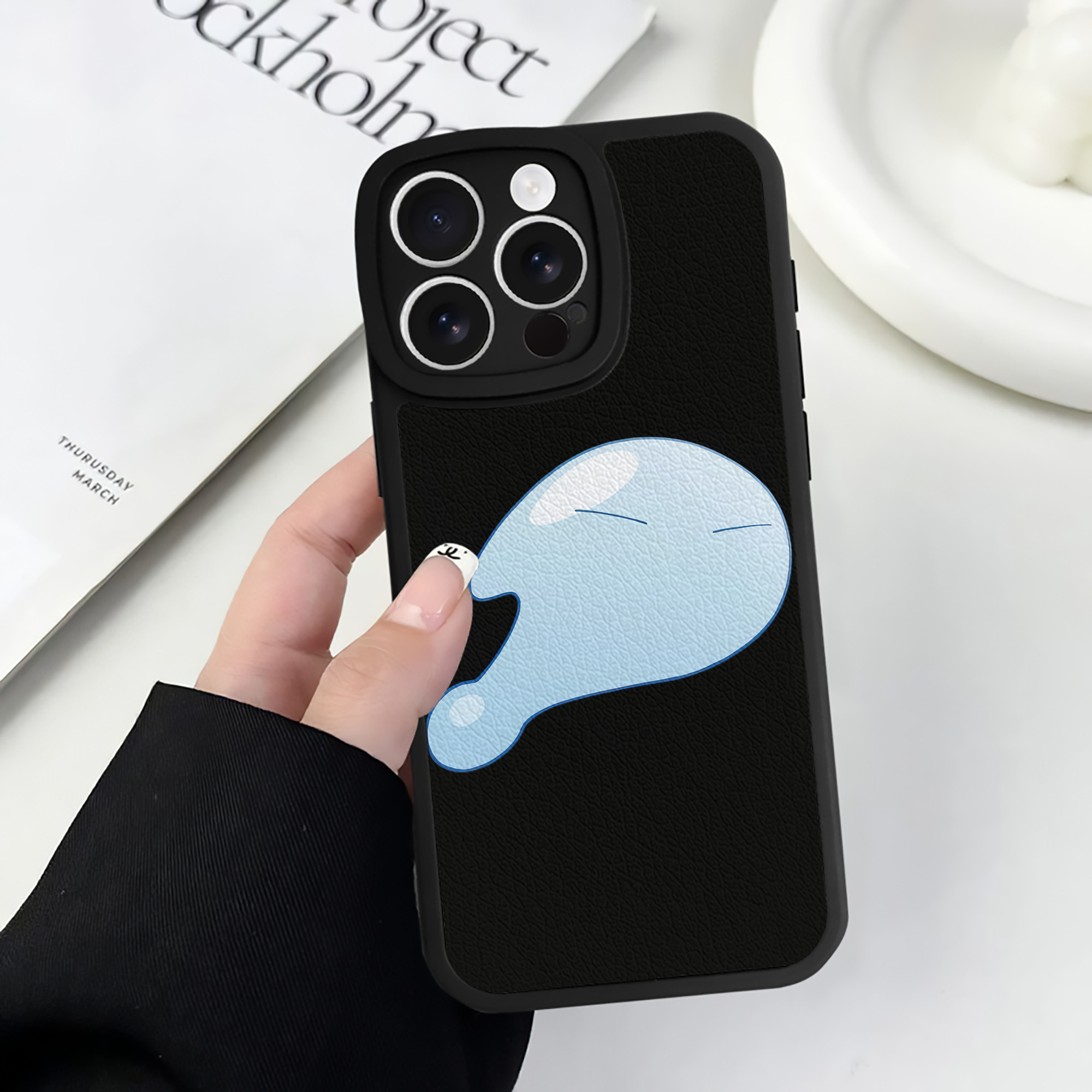 （画像用） 転スラ Regarding Reincarnated to Slime 【iPhone 16シリーズ対応】シリコンスマホケース（レザー調） 材質：シリコン